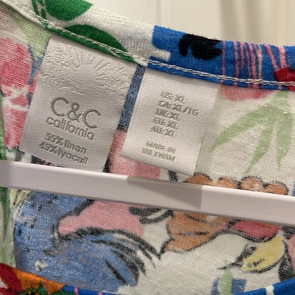 C&C California Blue Bird Floral Faux Button Short Sleeve Linen Blend Top Size XL - Picture 4 of 8